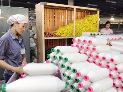 Nguồn cung nguyên, phụ liệu dệt may bị “làm giá”