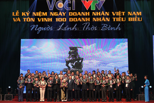 Danh sách 100 doanh nhân Việt Nam tiêu biểu năm 2013