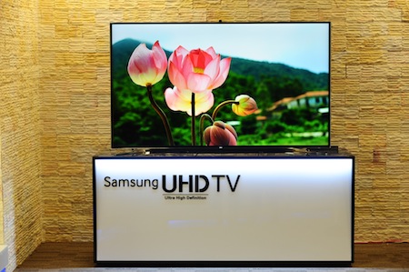 Samsung UHD F9000 vừa được bán ra thị trường với hai modelmodel 55 inch và model 65 inch.