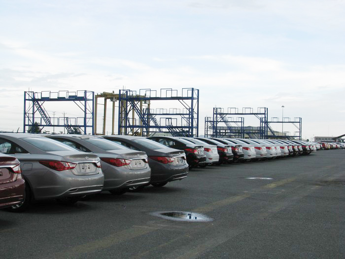Lexus 2013 LX 570 “quên”  tại cảng Tân Cảng - Cái Mép
