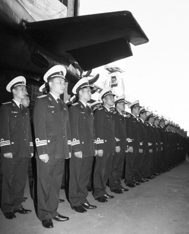 Thủy thủ đoàn của tàu ngầm Hà Nội tại lễ hạ thủy