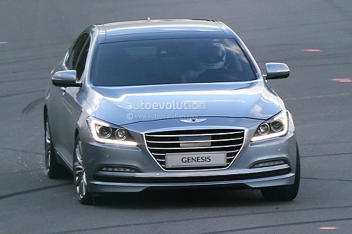 Hyundai Genesis mới lộ dáng trên đường thử