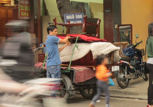 xe-ôm, Đê-La-Thành, 30-triệu-đồng, thu-nhập, Hà-Nội, đồ-gỗ, chở-hàng