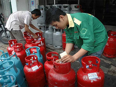 'Choáng váng' giá gas tăng 80 nghìn đồng/ bình 12 lít