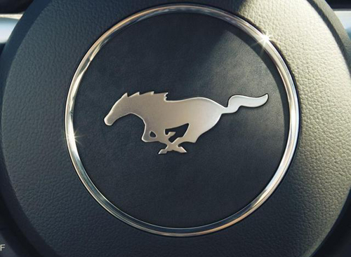 Ford ra mắt Mustang 2015