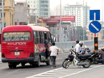 Hà Nội mạnh tay 'trảm' xe khách chạy vòng vo rùa bò