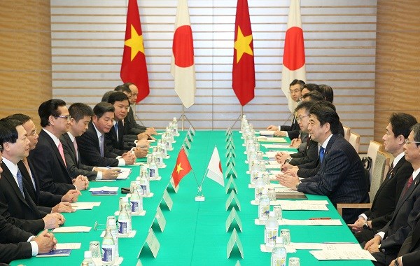 Thủ tướng Nguyễn Tấn Dũng hội đàm với Thủ tướng Nhật Bản Shinzo Abe