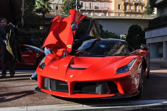 LaFerrari xuất hiện trên đường phố Monaco 1