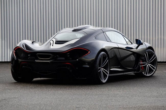 Bản độ McLaren P1 đầu tiên trên thế giới 6