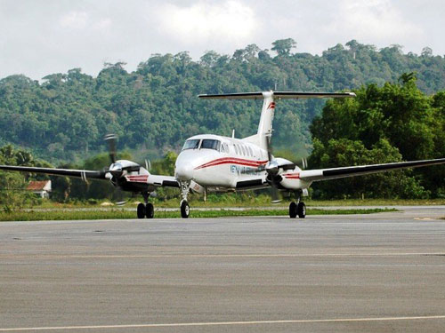 Máy bay King Air phải hạ cánh bằng bụng