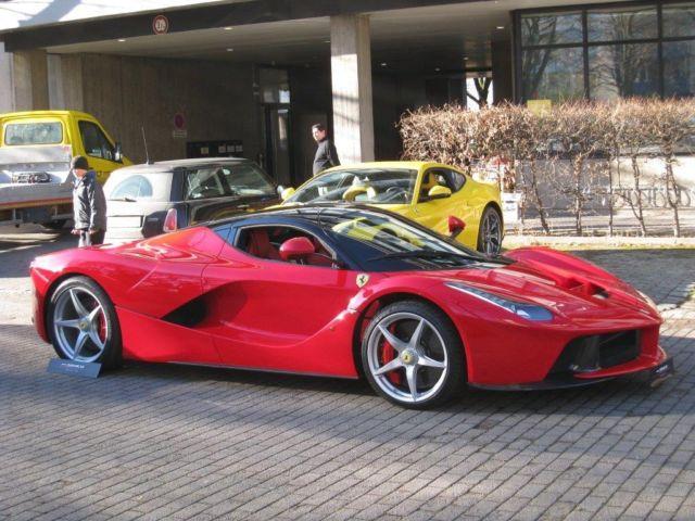 Ferrari LaFerrari “Số 1” giá 1,38 triệu USD