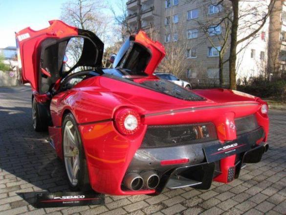 Siêu xe Ferrari LaFerrari “Số 1” có giá 1,38 triệu USD 2