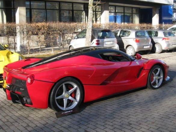 Siêu xe Ferrari LaFerrari “Số 1” có giá 1,38 triệu USD 4