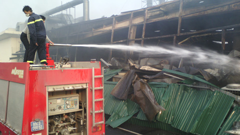 Cháy lớn nhà máy sản xuất vỏ điện thoại cho Samsung ở Bắc Ninh