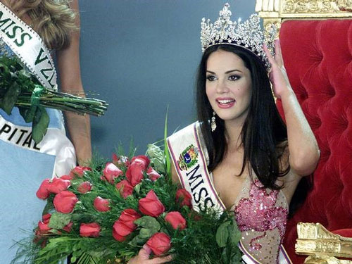 Hoa hậu Venezuela bị bắn chết cùng bạn trai
