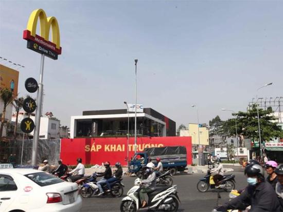  McDonald’s sắp khai trương cửa hàng đầu tiên 3