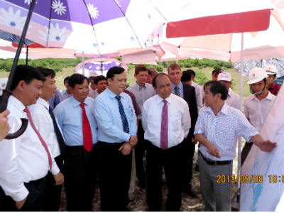 Phó thủ tướng Nguyễn Xuân Phúc nghe chủ đầu tư Dự án Lọc hóa dầu Vũng Rô báo cáo