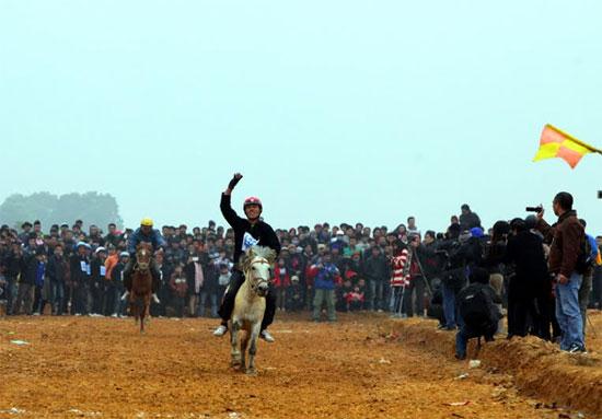 lễ hội đua ngựa truyền thống của người Mông tại Bắc, Hà Lào Cai, ảnh 10