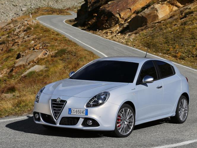 Alfa Romeo Giulietta 2014 có giá từ 30.00 USD