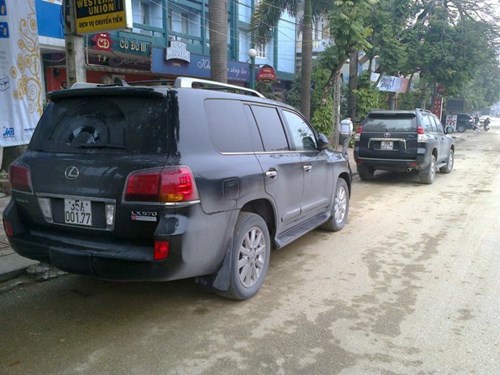 Khám phá dàn Lexus biển số độc của đại gia Ninh Bình