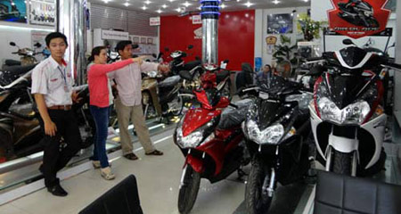 Đầu năm, xe máy đua nhau giảm giá