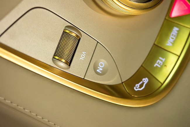 Mercedes-Benz S-Class bọc vàng: Đậm chất quý tộc 9