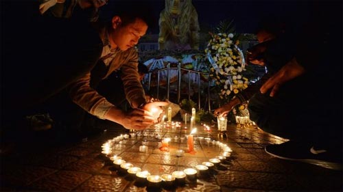 Trung Quốc, Côn Minh, Vân Nam, tấn công dao, khủng bố, thắp nến, tưởng niệm, hiến máu