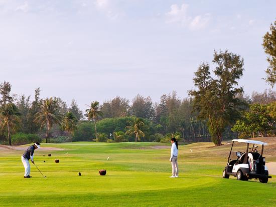 Sân golf Phan Thiết liên tục bị thua lỗ, nay muốn chuyển thành KĐT
