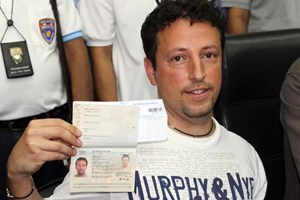 Malaysia đã nhận dạng được hành khách ăn cắp hộ chiếu