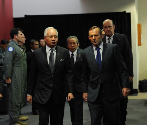 Thủ tướng Malaysia Najib Razak (trái) gặp người đồng cấp Úc Tony Abbott ngày 3/4.