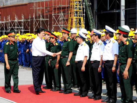 Thủ tướng Nguyễn Tấn Dũng đến thăm và làm việc tại Tổng Công ty Sông Thu