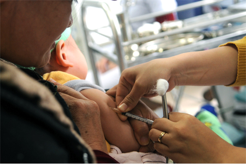 Hà Nội: Tiêm vắc xin sởi miễn phí tại Nguyễn Chí Thanh