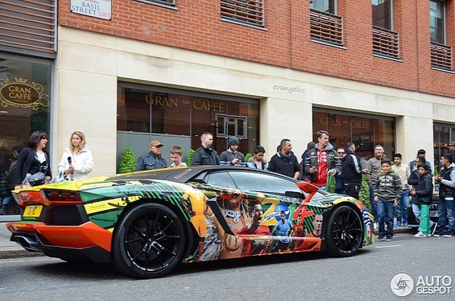 Lamborghini Aventador phiên bản World Cup bất ngờ xuất hiện tại London 1