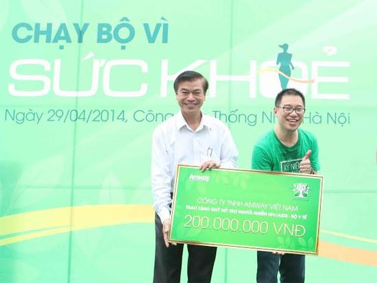 Amway Vietnam hỗ trợ bệnh nhân ADIS 200 triệu đồng