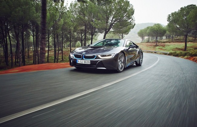 BMW công bố thông số chi tiết mẫu hybrid BMW i8