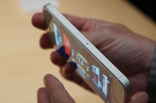 Nên chờ iPhone 6 hay mua iPhone 5s luôn?