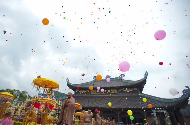 Xem nghi thức Tắm Phật sơ sinh ở Đại lễ Phật đản 2014, ảnh 11