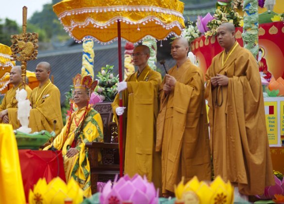 Xem nghi thức Tắm Phật sơ sinh ở Đại lễ Phật đản 2014, ảnh 7
