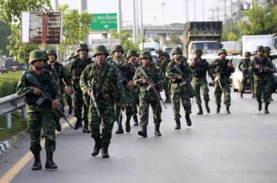 Ngay sau khi đảo chính, toàn bộ đất nước Thái Lan bị đặt dưới quyền kiểm soát của quân đội 