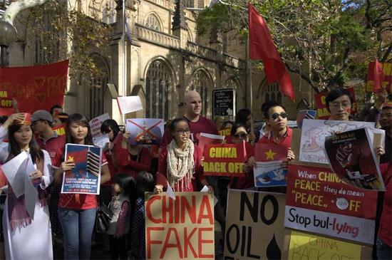 Du học sinh Việt Nam tại Sydney biểu tình phản đối Trung Quốc xâm phạm lãnh hải - ảnh 8