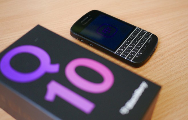 BlackBerry Q10 giảm sốc còn 6,99 triệu đồng