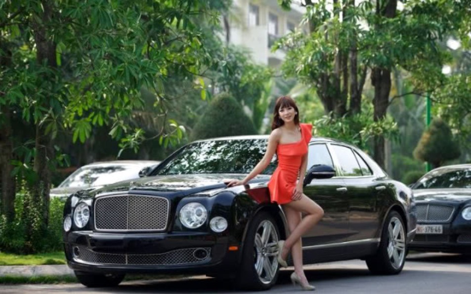 Lưu học sinh tại Mỹ mua siêu xe Bentley sẽ phải nộp thuế tiền tỷ