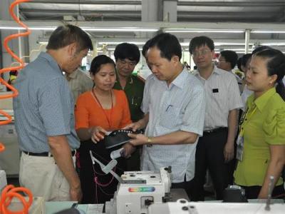 Chủ tịch Thanh Hóa thăm DN Đài Loan có công nhân ngất xỉu