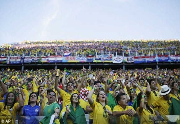 Ai thích, ai sợ World Cup?