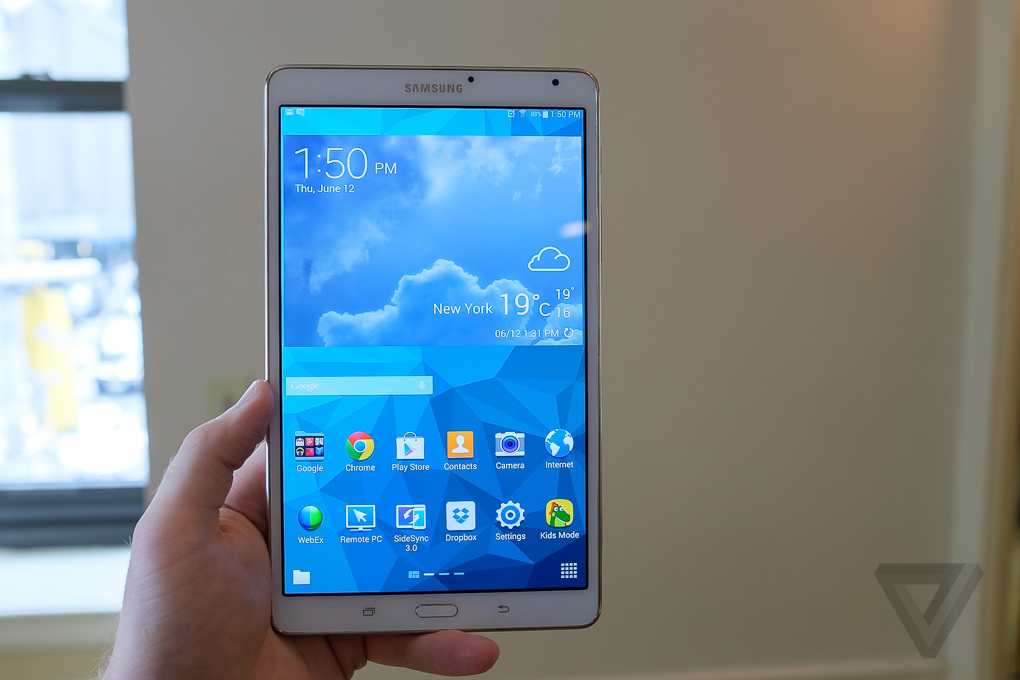 Samsung ra mắt máy tính bảng Galaxy Tab S mỏng hơn iPad Air