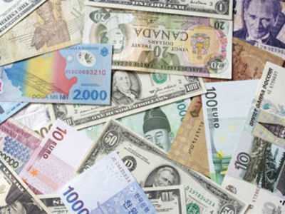 Ủy ban Kinh tế của Quốc hội khuyến cáo nên neo giữ tỷ giá theo giỏ tiền tệ thay vì neo giữ theo đồng USD