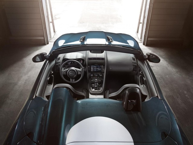 Lộ diện mẫu xe nhanh nhất của Jaguar 8