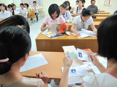 Hơn 600 nghìn thí sinh làm thủ tục thi ĐH đợt 1