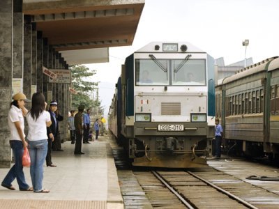 Đường sắt Việt Nam: Vẫy vùng thoát “vòng kim cô” bao cấp