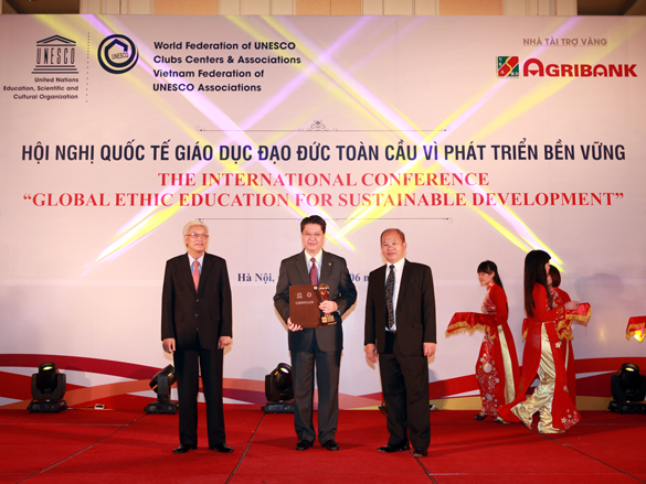 Ông Lâm Hải Tuấn vinh dự được nhận Danh hiệu danh dự “Đại sứ về Đạo đức toàn cầu trong kinh doanh”